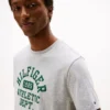 ヒルフィガー 1985 アスレチック ロゴ Tシャツ ヒルフィガー 1985 アスレチック ロゴ Tシャツ