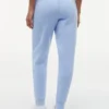 リラックスフィットのスウェットパンツ