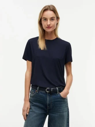 クラシックフィットの軽量ジャージーTシャツ