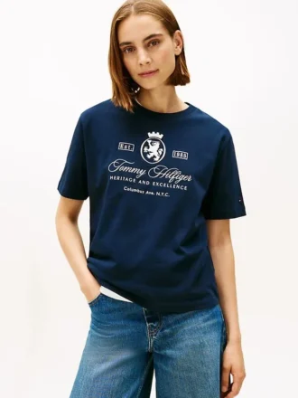 刺繍入りスクリプト・クレストロゴTシャツ