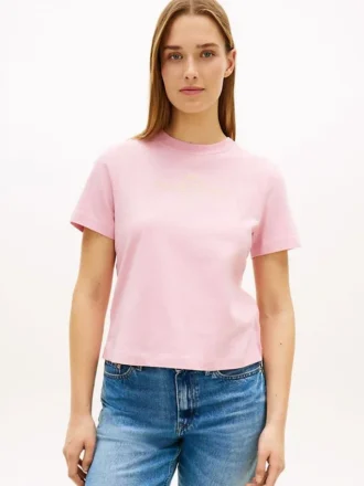 ゴールドトーンのクラブクレストロゴTシャツ