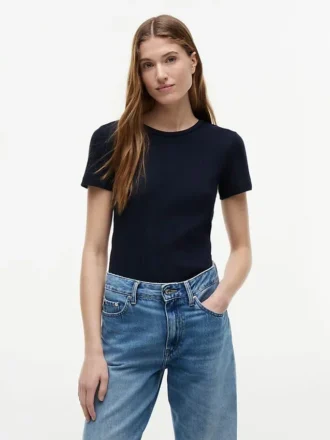 スリムフィット ポインテール クルーネックTシャツ