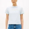 ゴールドトーンのクラブクレストロゴTシャツ
