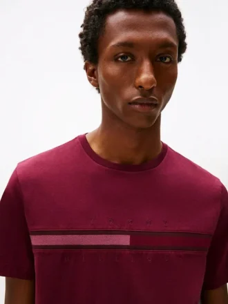 トーン・オン・トーンのフラッグロゴTシャツ トーン・オン・トーンのフラッグロゴTシャツ