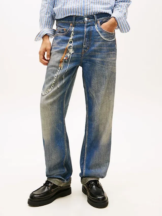 Tommy Jeans チェーンプリント リラックスジーンズ Tommy Jeans チェーンプリント リラックスジーンズ