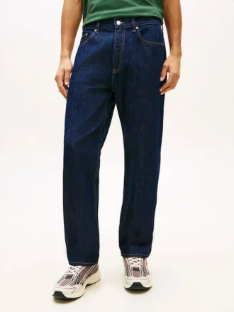 Tommy Jeans テーパード・ストレート・ジーンズ