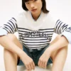Tommy Jeans バーシティロゴ ストライプ セーター