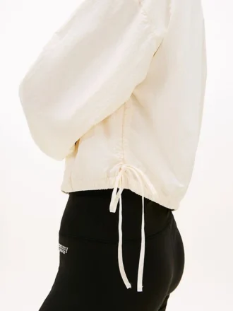 Tommy Jeans 撥水ジップジャケット