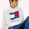 Tommy Jeans ウェービー・フラッグ・ロゴ スウェットシャツ