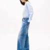 Tommy Jeans フェイド加工 リラックスストレートジーンズ Tommy Jeans フェイド加工 リラックスストレートジーンズ