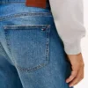 Tommy Jeans テーパード・ストレート・ジーンズ