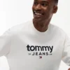Tommy Jeans ロゴ スエード調スウェットシャツ Tommy Jeans ロゴ スエード調スウェットシャツ