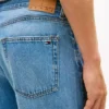 Tommy Jeans リラックスド・ストレート・ジーンズ Tommy Jeans リラックスド・ストレート・ジーンズ