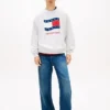 Tommy Jeans ウェービー・フラッグ・ロゴ スウェットシャツ
