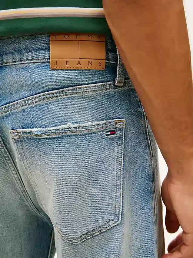 Tommy Jeans ディストレスド・ブーツカット・ジーンズ Tommy Jeans ディストレスド・ブーツカット・ジーンズ