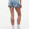 Tommy Jeans カフ付きデニムショーツ