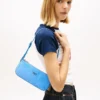 Tommy Jeans スエード ショルダーバッグ Tommy Jeans スエード ショルダーバッグ