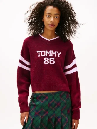 Tommy Jeans 85 バーシティ Vネックセーター
