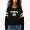 Tommy Jeans 85 バーシティ Vネックセーター