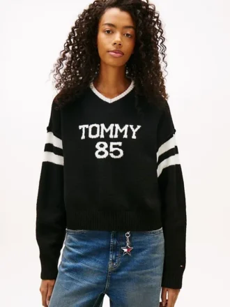 Tommy Jeans 85 バーシティ Vネックセーター