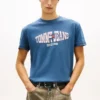 Tommy Jeans ウェービー・フラッグ・ロゴ Tシャツ