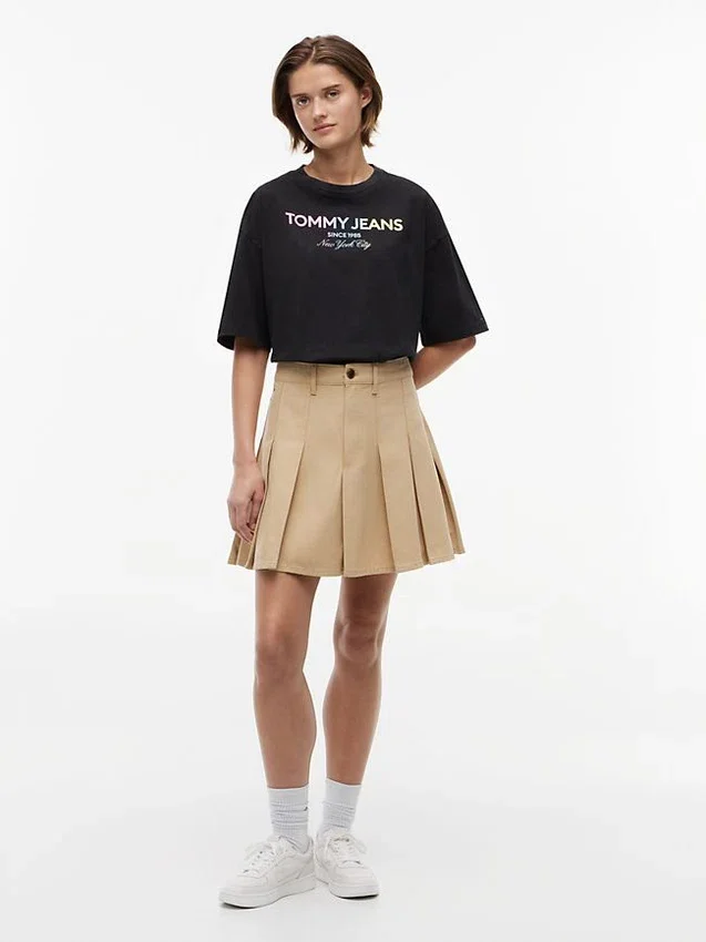Tommy Jeans クリスタルロゴTシャツ Tommy Jeans クリスタルロゴTシャツ