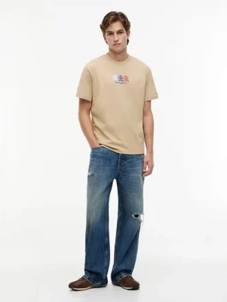 Tommy Jeans マルチクレスト ロゴ Tシャツ