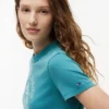Tommy Jeans スポーツクラブ ロゴ Tシャツ Tommy Jeans スポーツクラブ ロゴ Tシャツ