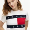 Tommy Jeans ビッグ・フラッグ・ロゴ Tシャツ Tommy Jeans ビッグ・フラッグ・ロゴ Tシャツ