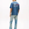 Tommy Jeans ウェービー・フラッグ Tシャツ Tommy Jeans ウェービー・フラッグ Tシャツ
