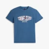 Tommy Jeans ウェービー・フラッグ・ロゴ Tシャツ