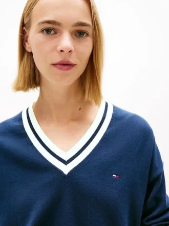 Tommy Jeans リラックスフィット Vネックセーター