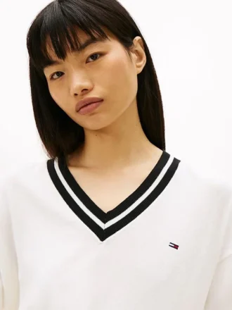 Tommy Jeans リラックスフィット Vネックセーター Tommy Jeans リラックスフィット Vネックセーター