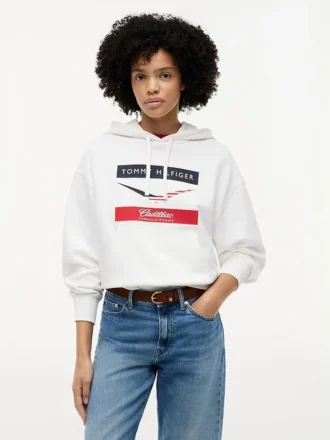 Tommy x Cadillac F1® Team シェブロン フーディー