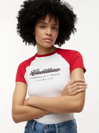 Tommy x Cadillac F1® Team ラグランTシャツ