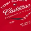 Tommy x Cadillac F1® Team レトロシェブロン Tシャツ