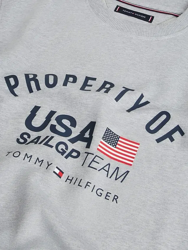 トミー × US SailGP チーム プロパティ スウェットシャツ トミー × US SailGP チーム プロパティ スウェットシャツ
