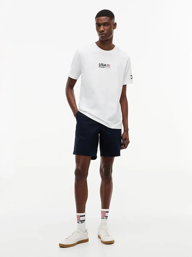 トミー × US SailGP チーム グラフィックTシャツ トミー × US SailGP チーム グラフィックTシャツ