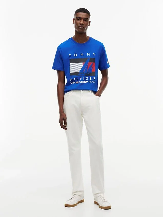 トミー × US SailGP チーム グラフィックTシャツ トミー × US SailGP チーム グラフィックTシャツ