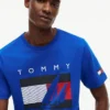 トミー × US SailGP チーム グラフィックTシャツ トミー × US SailGP チーム グラフィックTシャツ