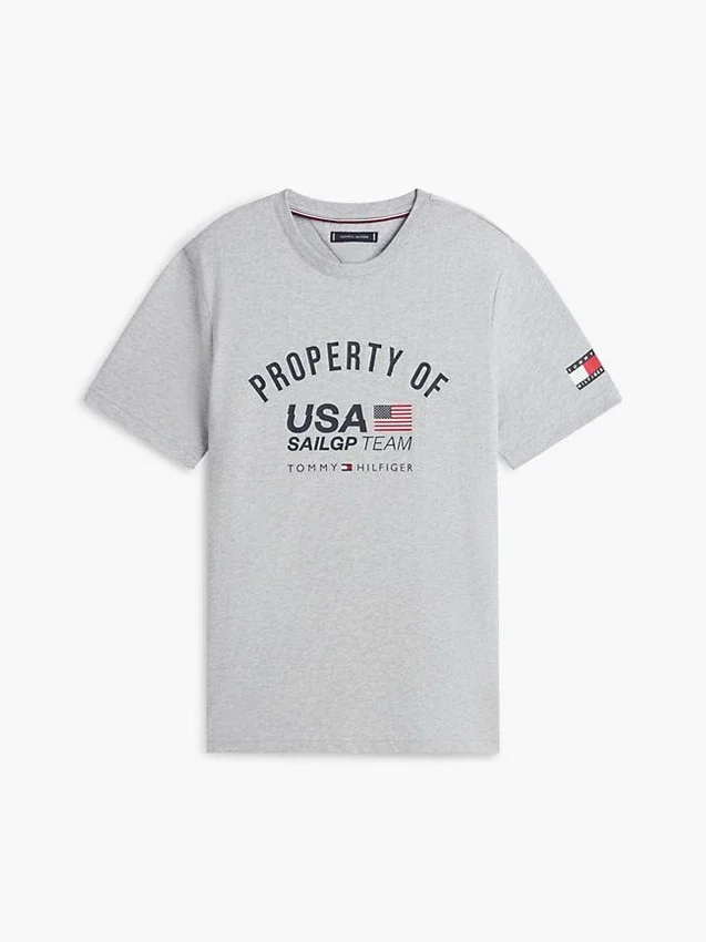 トミー × US SailGP チーム プロパティ Tシャツ トミー × US SailGP チーム プロパティ Tシャツ